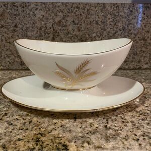 Vintage Lenox ivory and gold wheat pattern gravy boat